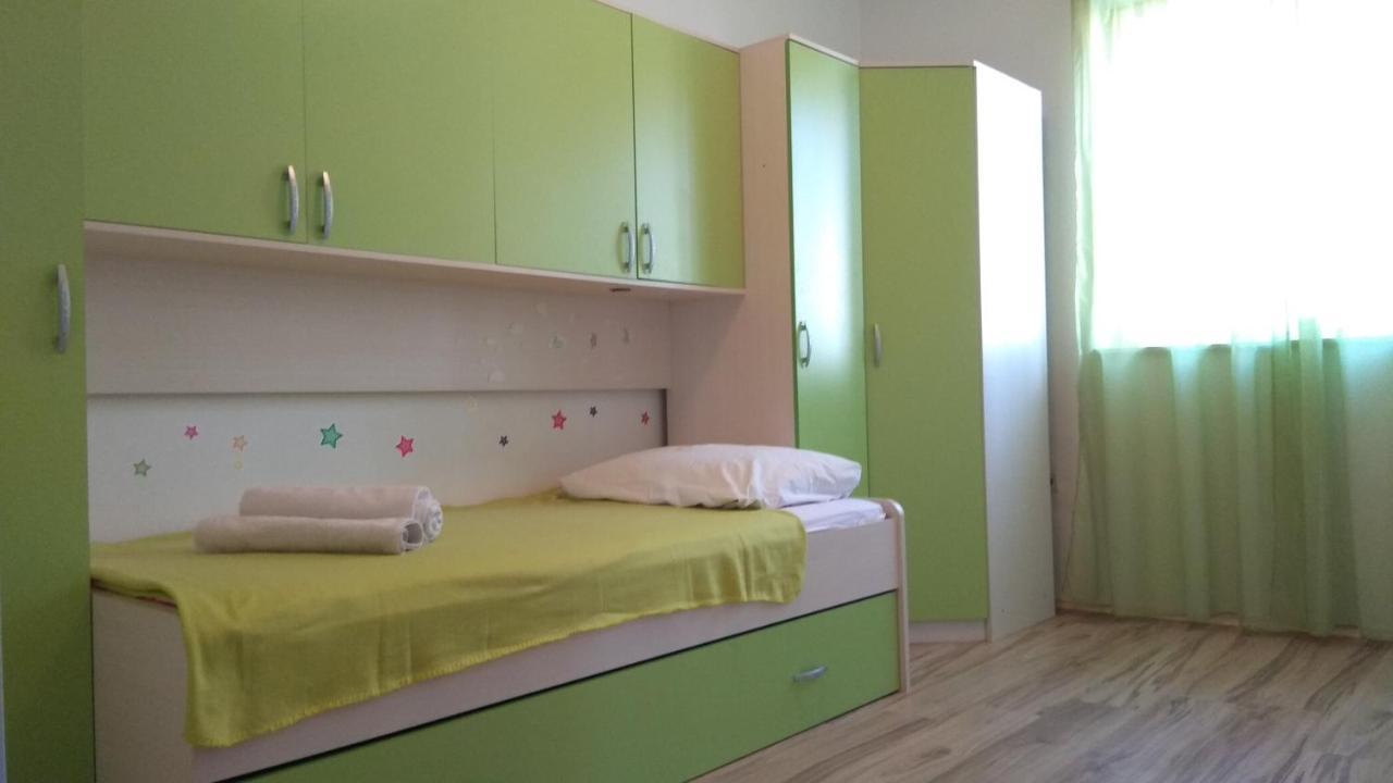 Laura Apartment Koromacno Exterior photo