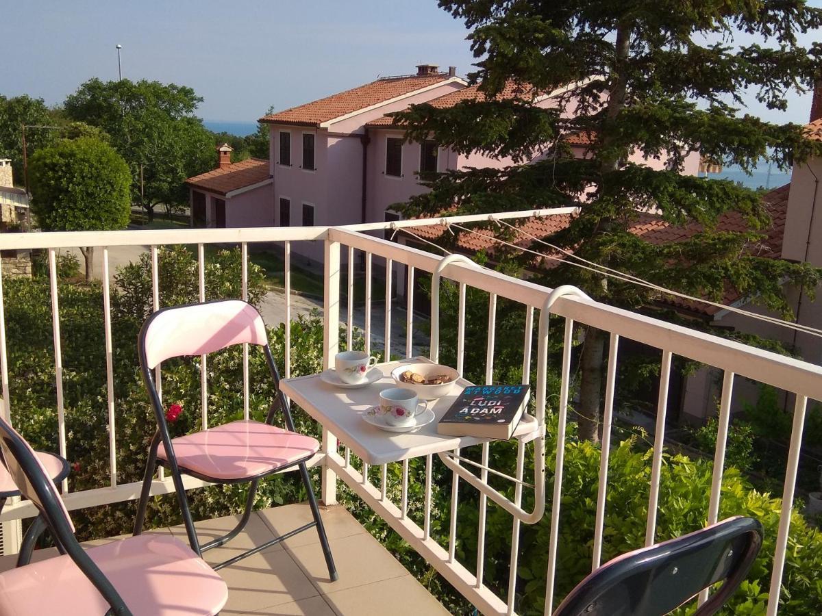 Laura Apartment Koromacno Exterior photo